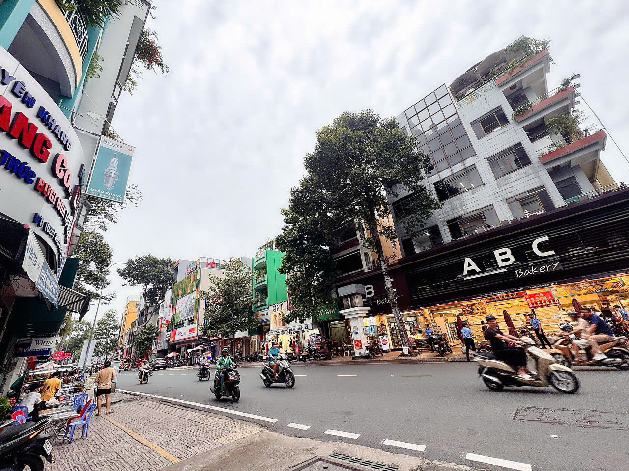 BÁN NHÀ MẶT TIỀN KD Đ.NGUYỄN TRÃI NỐI LIỀN Q1 NGAY NGUYỄN VĂN CỪ. Q5 - NGANG HIẾM 7M*21M - ĐANG 15994524