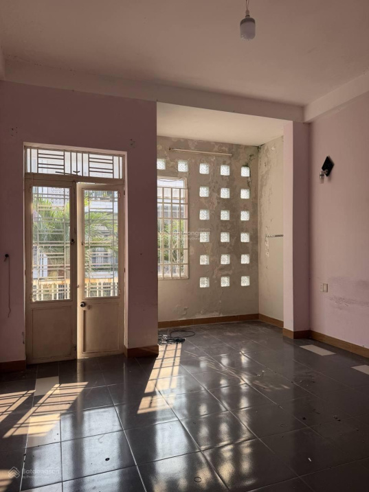 Chính chủ Bán nhà 3 Tầng - Đường Bàu Làng - Thanh Khê Đông - Đà Nẵng - Nhà Kiên Cố. 15994704