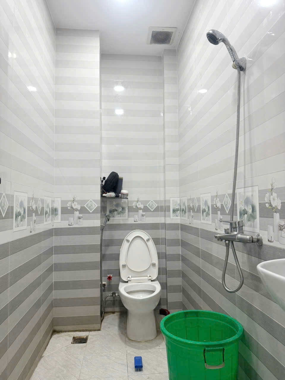 Nhà 5 tầng nở hậu đường nội bộ 8m Dương Bá Trạc P. Chánh Hưng. Giá 13,5 tỷ TL 15994723