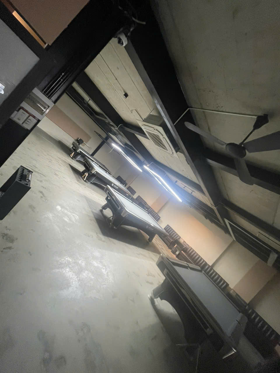 Cho thuê nhà mặt tiền 72 Núi Thành, Hải Châu, Đà Nẵng – ngang 12m, 3 tầng, diện tích 990m2, chính 15994724