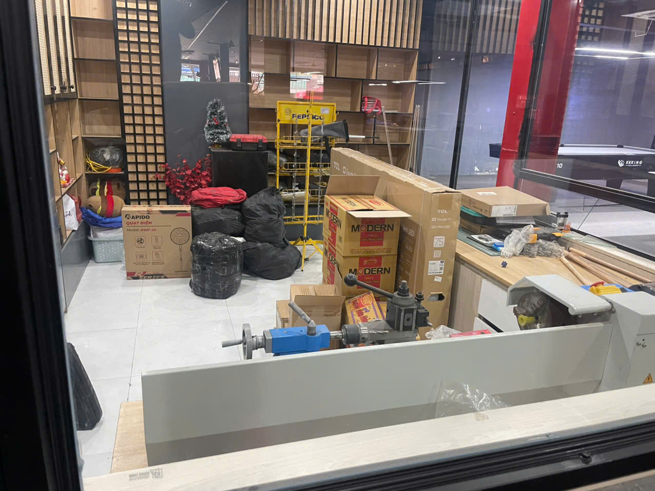 Cho thuê nhà mặt tiền 72 Núi Thành, Hải Châu, Đà Nẵng – ngang 12m, 3 tầng, diện tích 990m2, chính 15994724