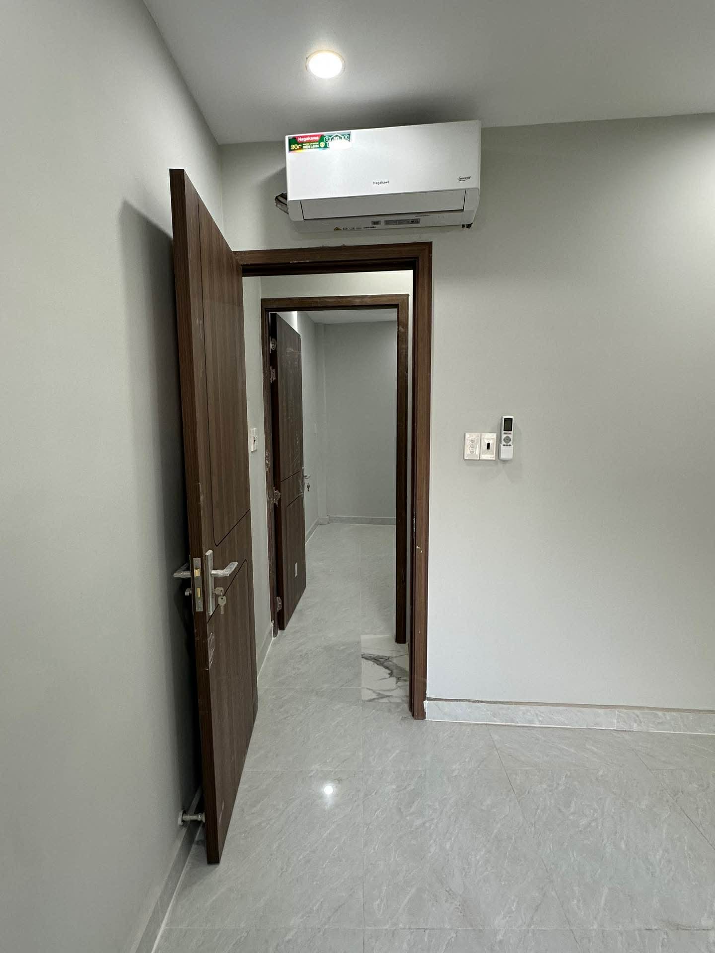 NHỎ XINH ÂU CƠ #3tỷ x NHỎ
Xe hơi đổ cổng hẻm ngay mặt tiền đường 15994734