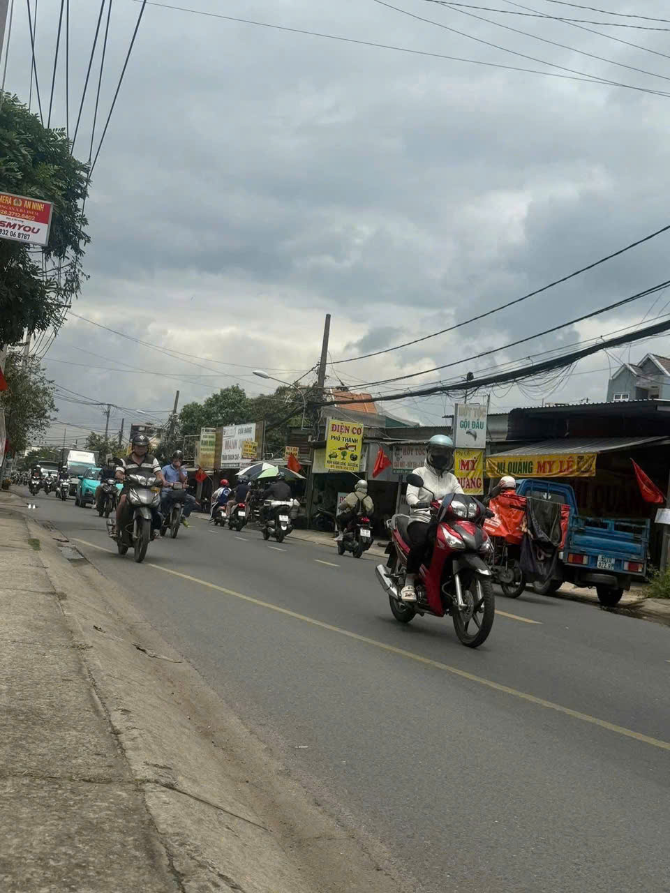 NHÀ 2 TẦNG VIP MẶT TIỀN PHAN VĂN HỚN – 5x32 – KINH DOANH ĐỈNH 15994862