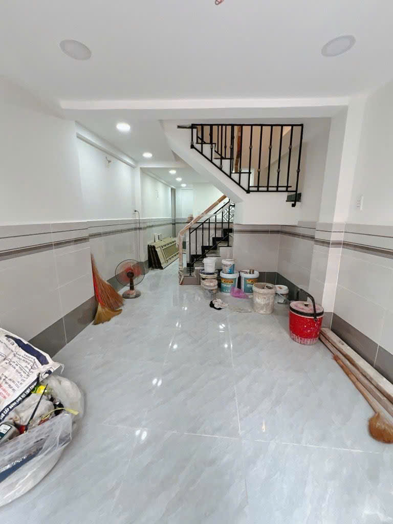 Nhà  Mới hèm 243 Hoàng Diệu quận 4,  nhà nằm cách 2 mặt tiền vĩnh khánh và đường số 41 vài trăm mét 15994864