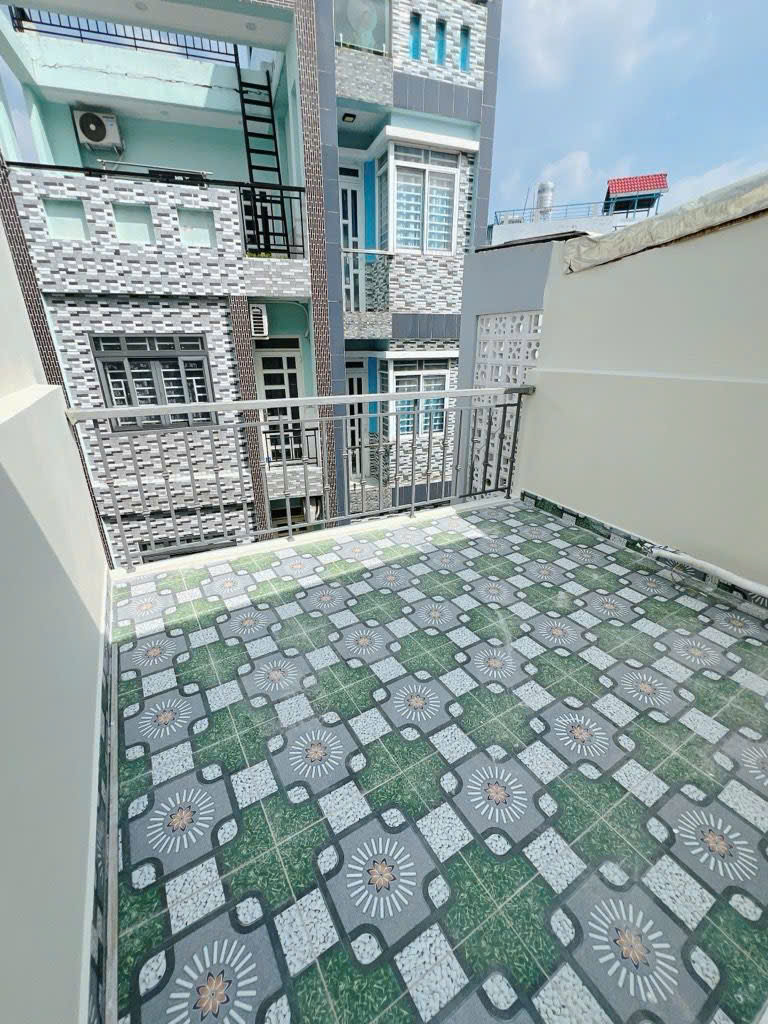 Nhà  Mới hèm 243 Hoàng Diệu quận 4,  nhà nằm cách 2 mặt tiền vĩnh khánh và đường số 41 vài trăm mét 15994864