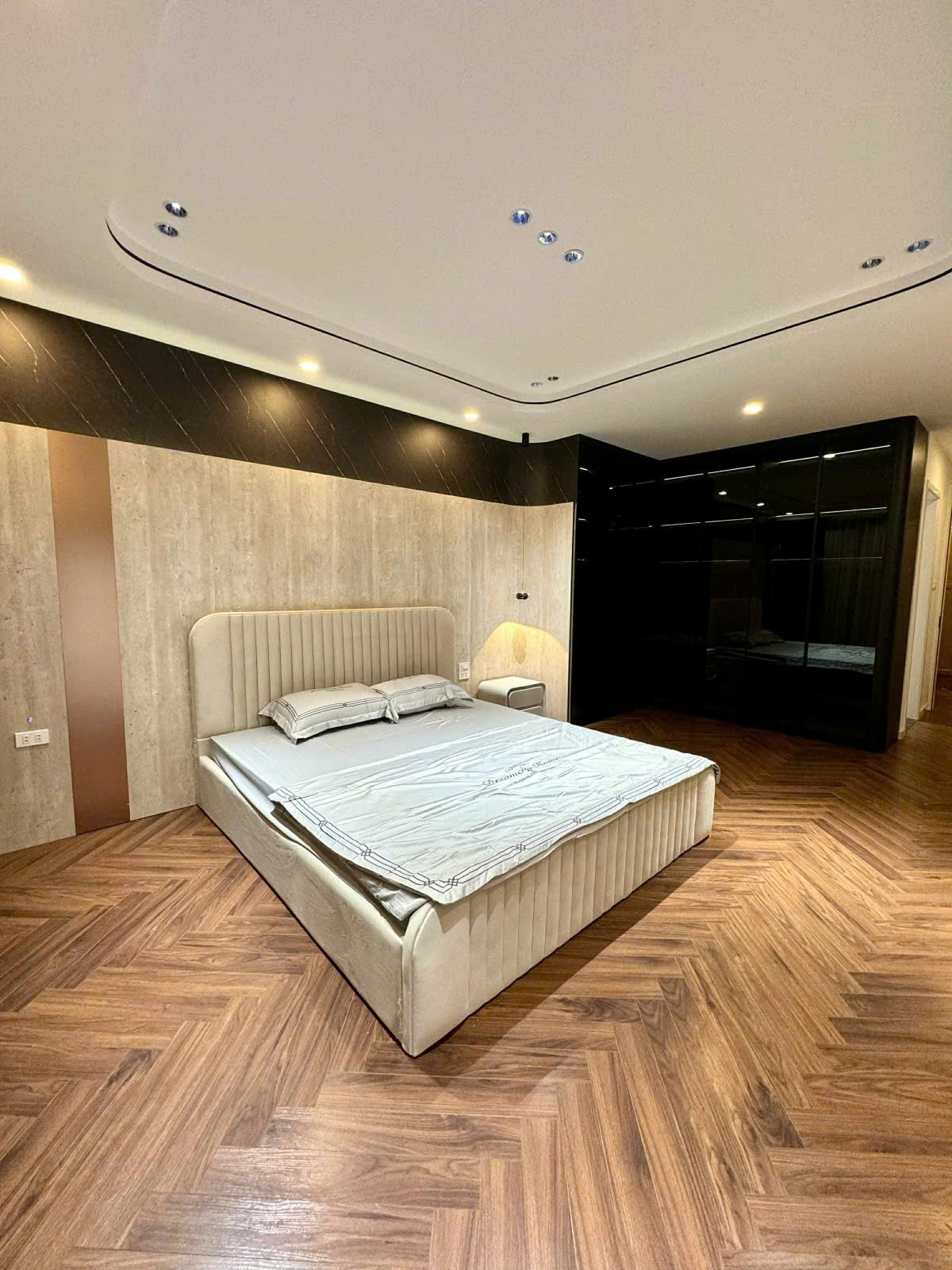 Bán nhà Khương Đình 47m2 6t giá hơn 13 thang máy tỷ full nội thất hoa hậu dòng tiền 15994890