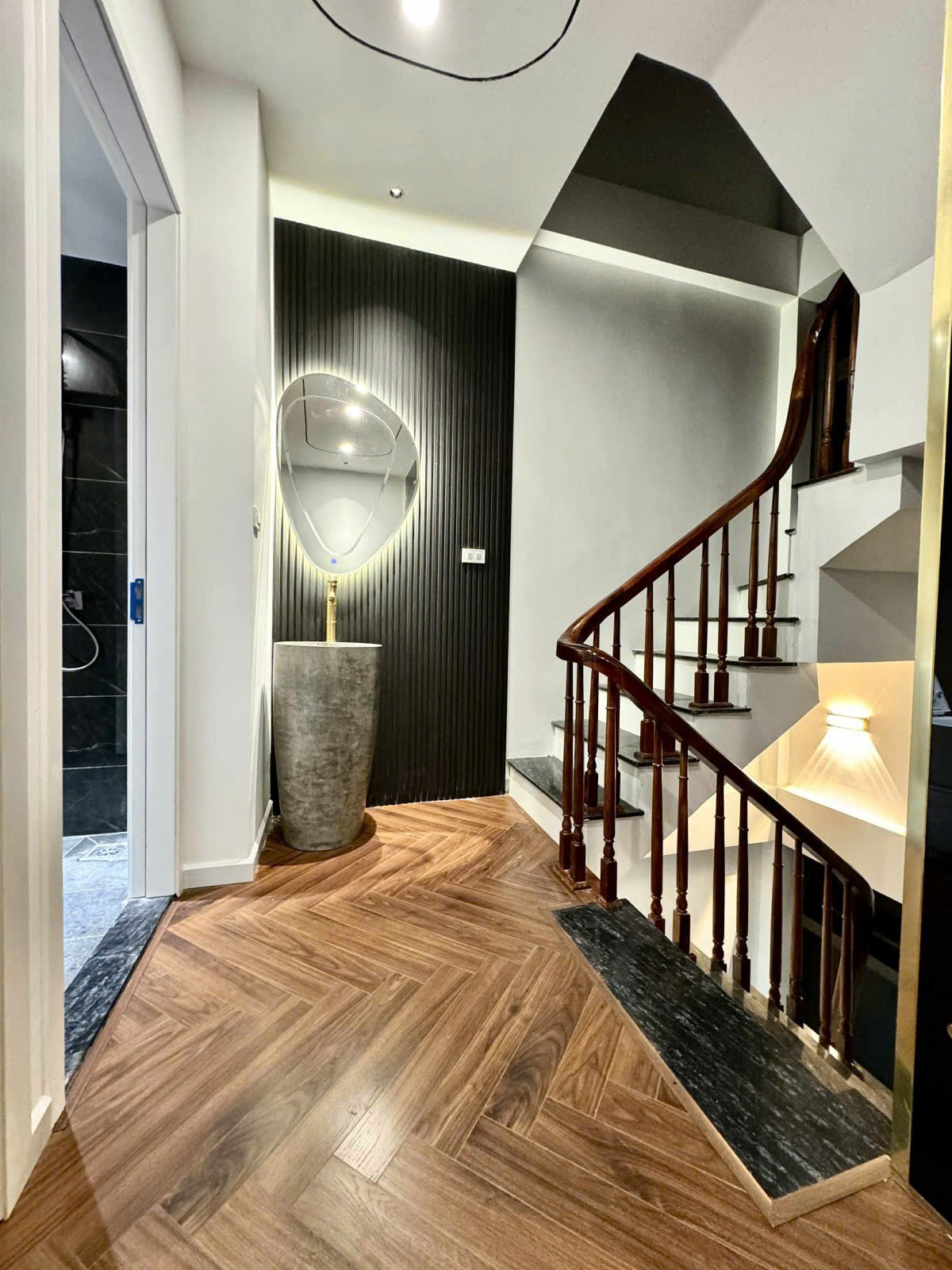 Bán nhà Khương Đình 47m2 6t giá hơn 13 thang máy tỷ full nội thất hoa hậu dòng tiền 15994890