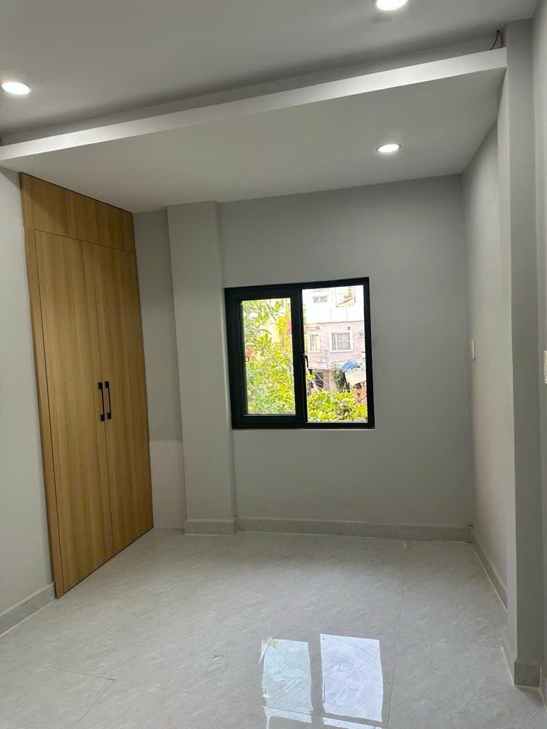 Sát Mặt Tiền Âu Cơ, Tân Phú - 3 tầng - 3 Phòng ngủ - an ninh, dân trí - chỉ 3.8 tỷ(tl) 15994926