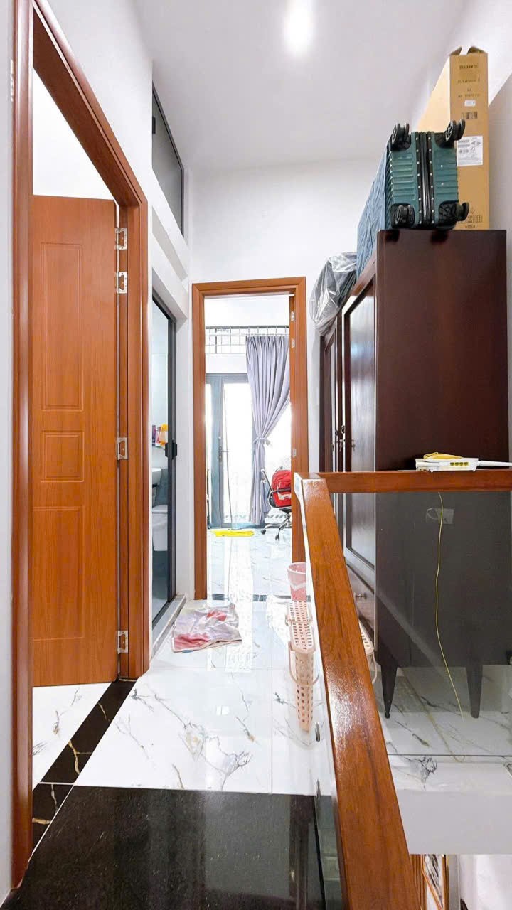 🌈 NHÀ ĐEP Q4. CAN GOC MAT TIEN DUONG SO. 2 TANG . CHI 5 TY NHINH 15994944