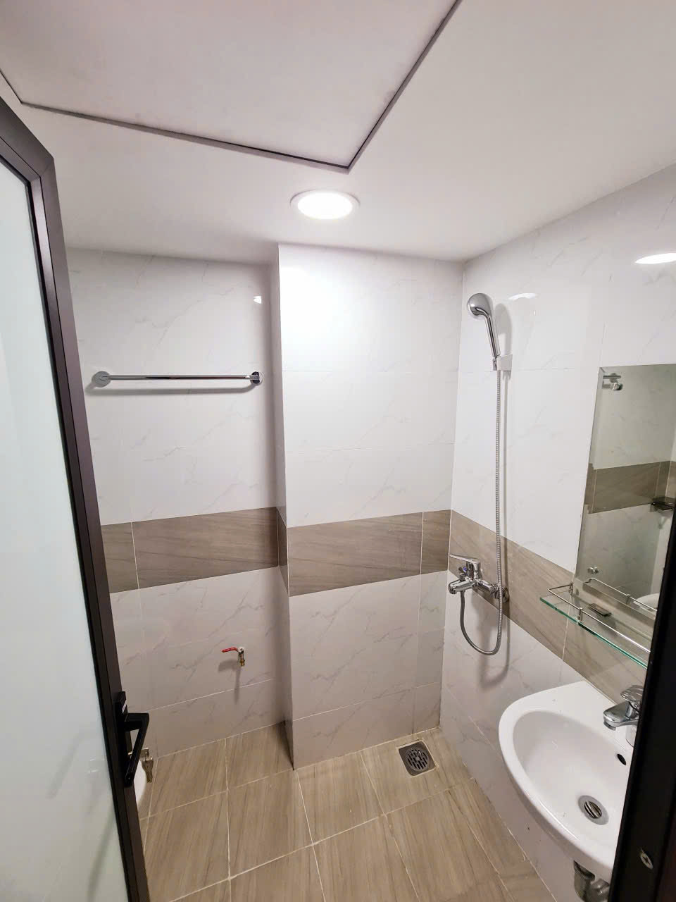 Cho thuê Ccmn đẹp rẻ giá 3tr3 tại Lương Khánh Thiện, Tân Mai 15994988