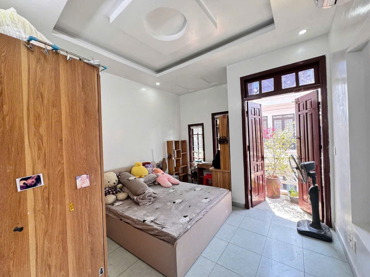 📍📍Nhà mặt đường Thư Trung - Văn Cao - 48m 4 tầng - Sân cổng riêng 15995020