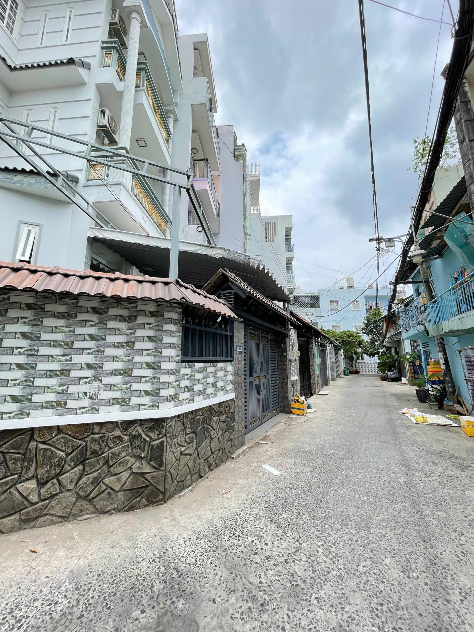 Nhà mới Full nội thất vào ở ngay !! Vị trí: Đường Trương Minh Ký 15995026