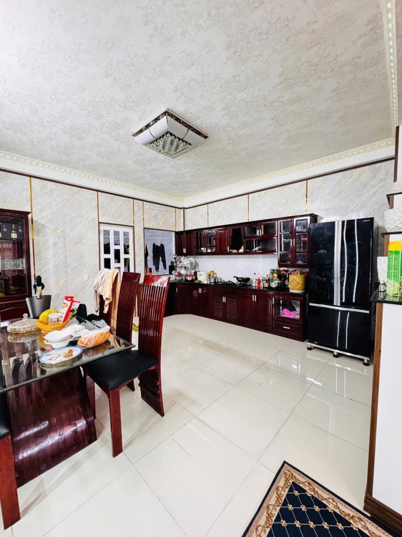 Bán nhà ĐẸP 100m² 3 Tầng Dĩ An,SHR đường nhựa 2 ô tô,gần Vincom Dĩ An 15995034