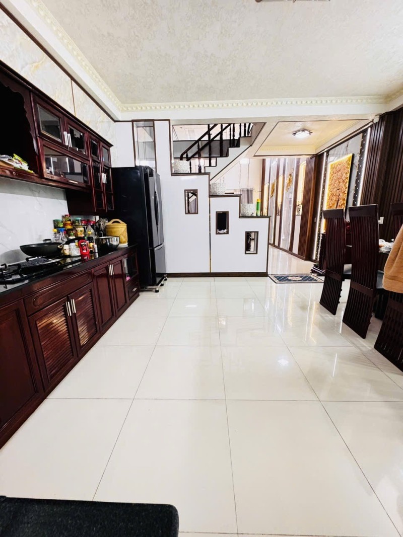 Bán nhà ĐẸP 100m² 3 Tầng Dĩ An,SHR đường nhựa 2 ô tô,gần Vincom Dĩ An 15995034