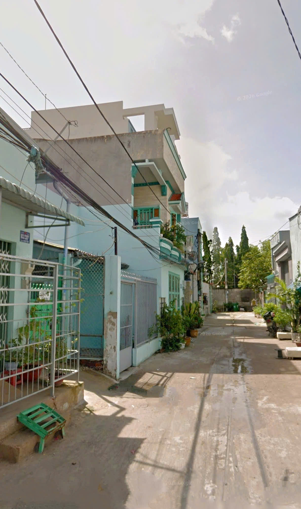 CẦN BÁN 128M2 NHÀ 2,5 ĐẸP CÓ SÂN VƯỜN XE HƠI TẬN NHÀ 15995044