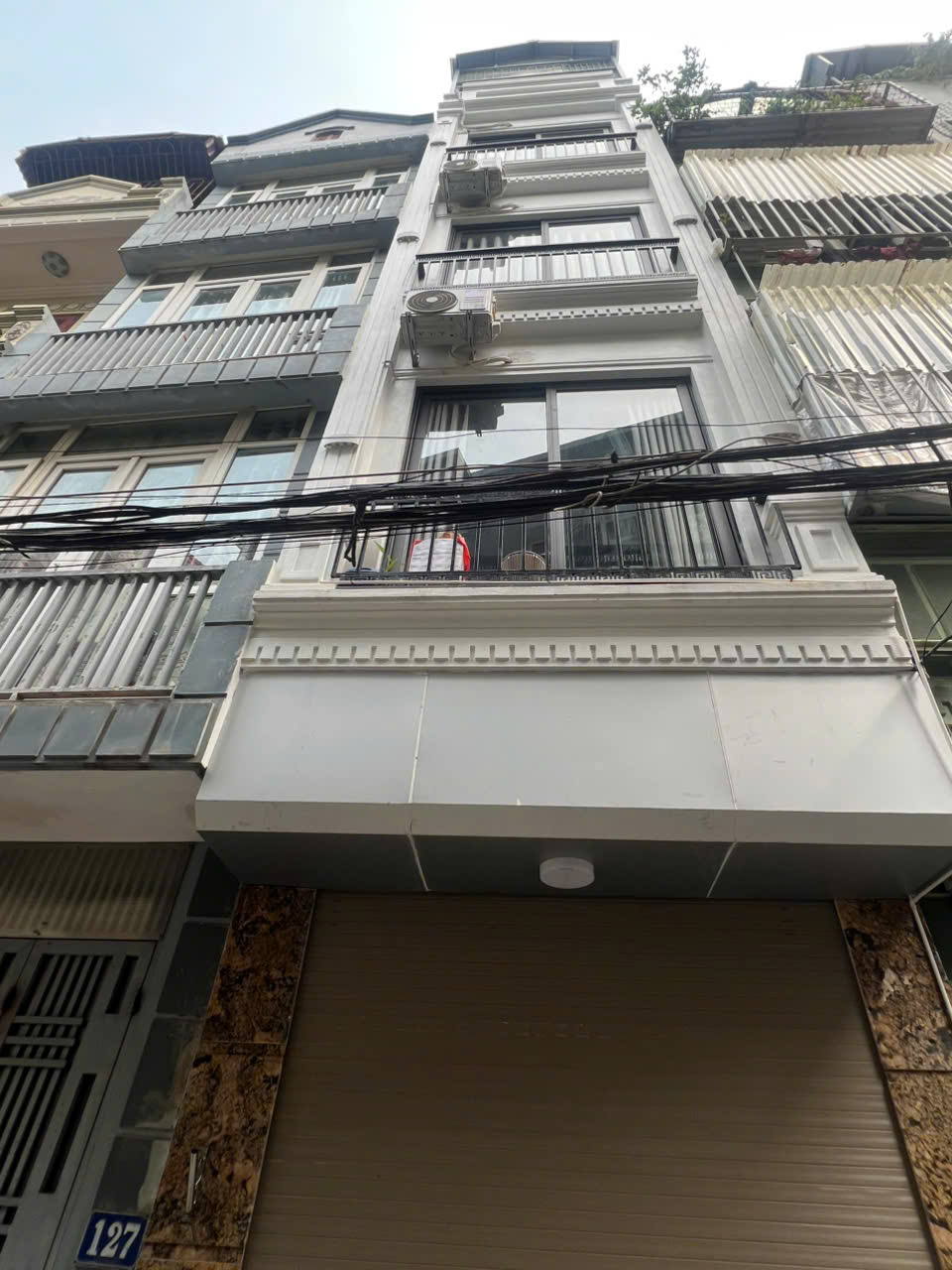 BÁN NHÀ 5 TẦNG PHÂN LÔ KHU LONG BIÊN ,OTO 7 CHỖ ĐỖ CỬA 10.5TY 15995059