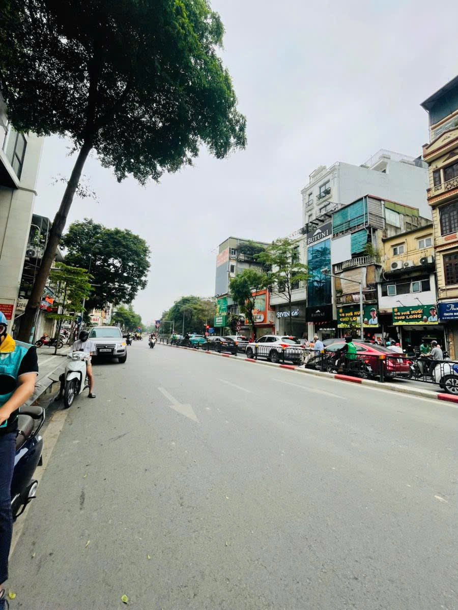 Bán nhà mặt phố Tôn Đức Thắng, Đống Đa 85m2 x 3T mặt tiền 4.1m chào 35 tỷ 15995070