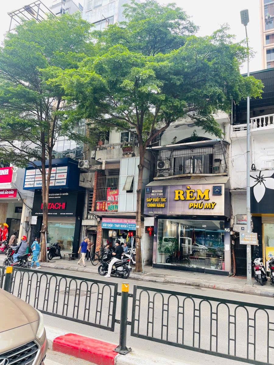 Bán nhà mặt phố Tôn Đức Thắng, Đống Đa 85m2 x 3T mặt tiền 4.1m chào 35 tỷ 15995070