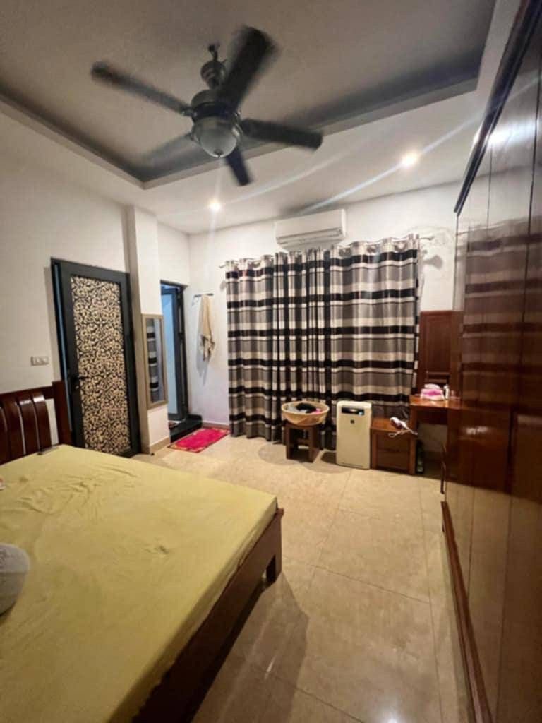 hoàng hoa thám 27m x5 tầng 6,3 tỷ cách bãi gủi ô tô 50m,ngõ thông thoáng 15995074