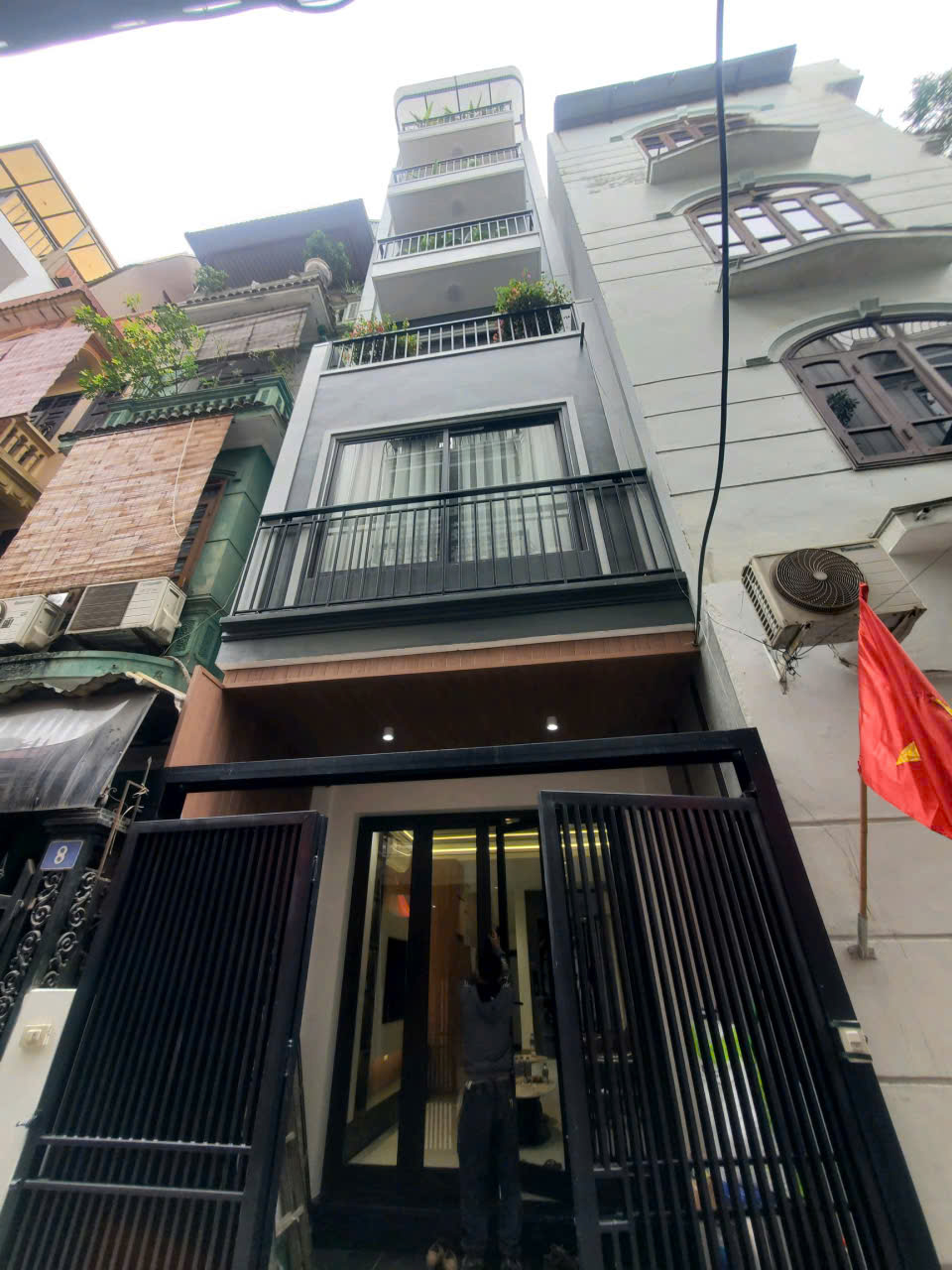 Bán nhà Bồ Đề,Long Biên 5 tầng,43m oto đỗ cửa nhỉnh 12 tỷ 15995078