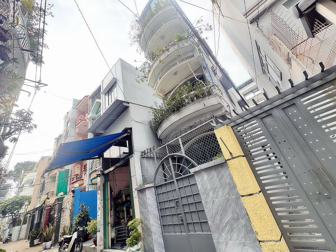 CHÍNH CHỦ 1 ĐỜI CẦN BÁN NHÀ 3 TẦNG HXH Đ.TRẦN QUANG DIỆU, P.NHIÊU LỘC, QUẬN 3 - DT SIÊU ĐẸP NGANG 15995099