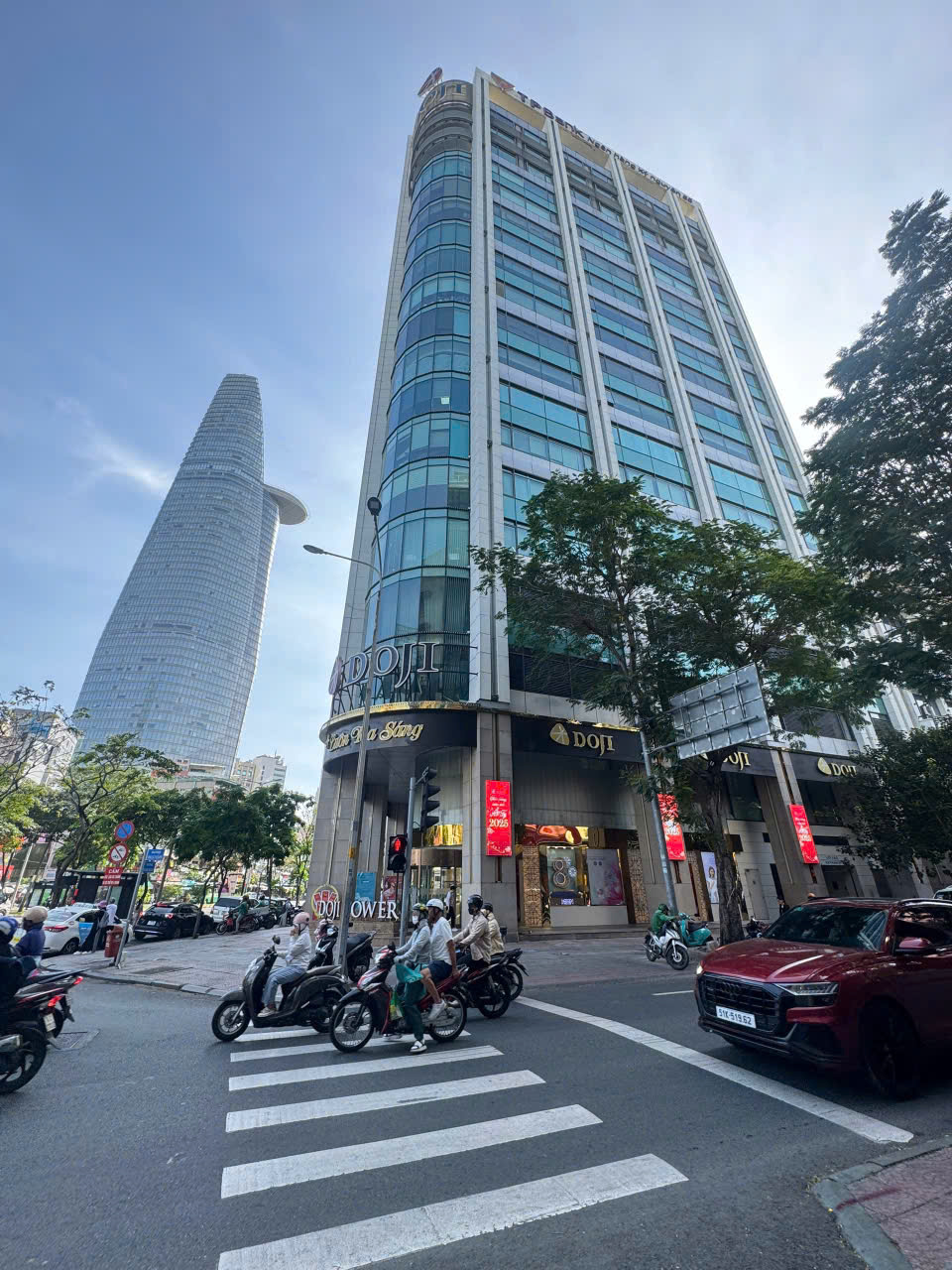 SIÊU PHẨM HIẾM BÁN - MẶT TIỀN Đ.HÀM NGHI, P.NGUYỄN THÁI BÌNH, QUẬN 1 - NGANG 8,2M*18M SH VUÔNG ĐẸP* 15995101