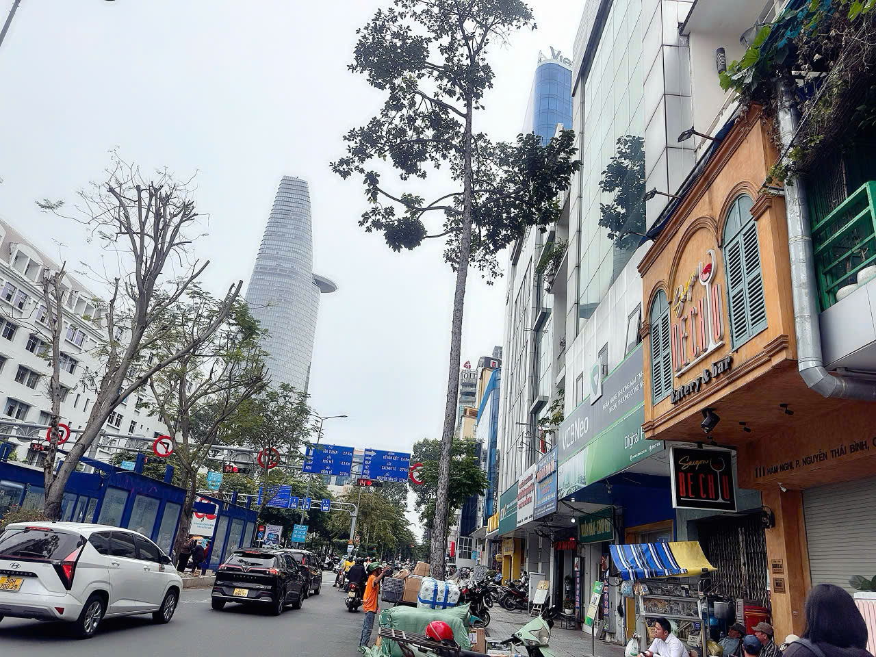 SIÊU PHẨM HIẾM BÁN - MẶT TIỀN Đ.HÀM NGHI, P.NGUYỄN THÁI BÌNH, QUẬN 1 - NGANG 8,2M*18M SH VUÔNG ĐẸP* 15995101