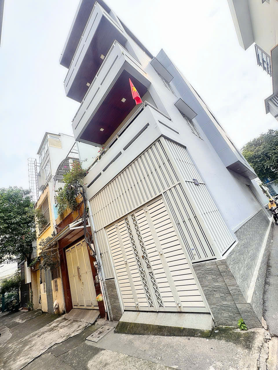 HIẾM BÁN NGANG 4M * 21M - MẶT ĐƯỜNG HXH NGUYỄN ĐÌNH CHIỂU, Q3 - XUNG QUANH LÀ BIỆT THỰ DÁT VÀNG & 15995120