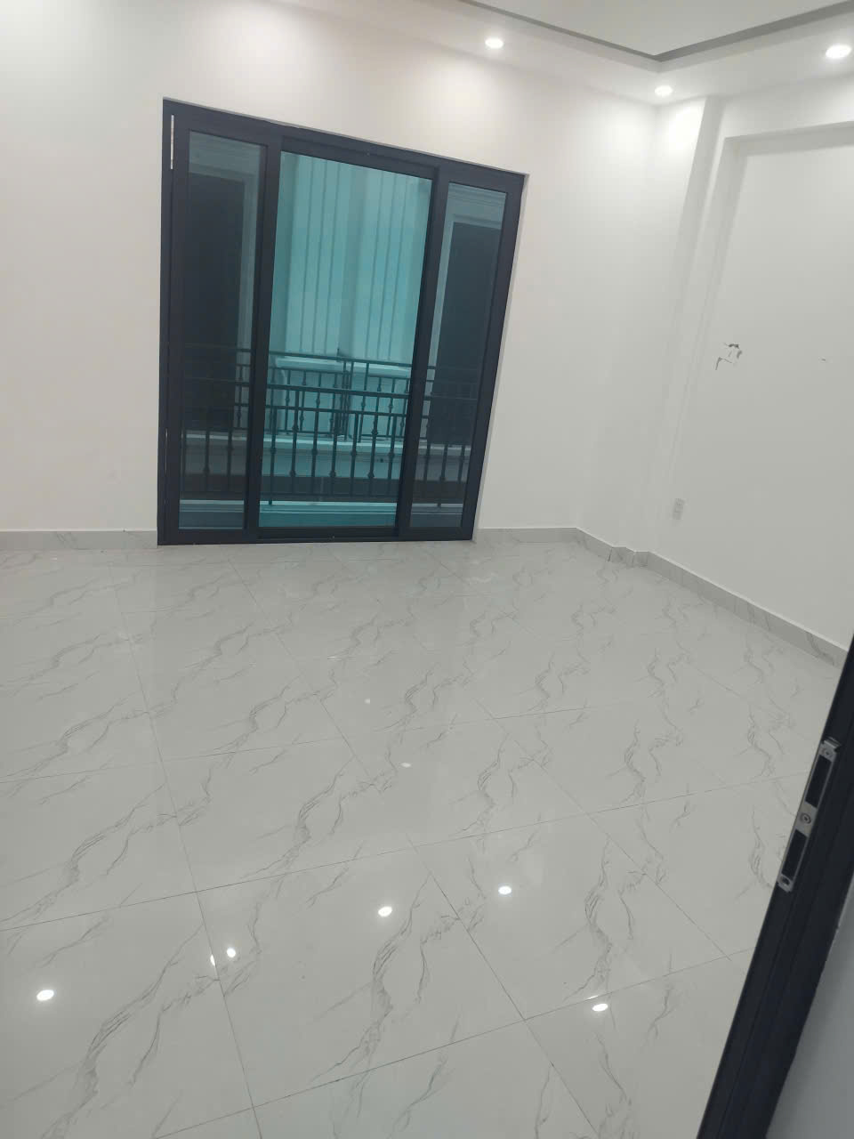 BÁN NHÀ 4 TẦNG NAM HẢI – HẢI AN – Ô TÔ ĐỖ CỬA – GIÁ 2,9 TỶ 15995170