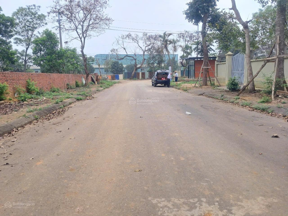 100m Tái định cư Vai Réo, xã Phú Cát giá rẻ bất ngờ 15995198