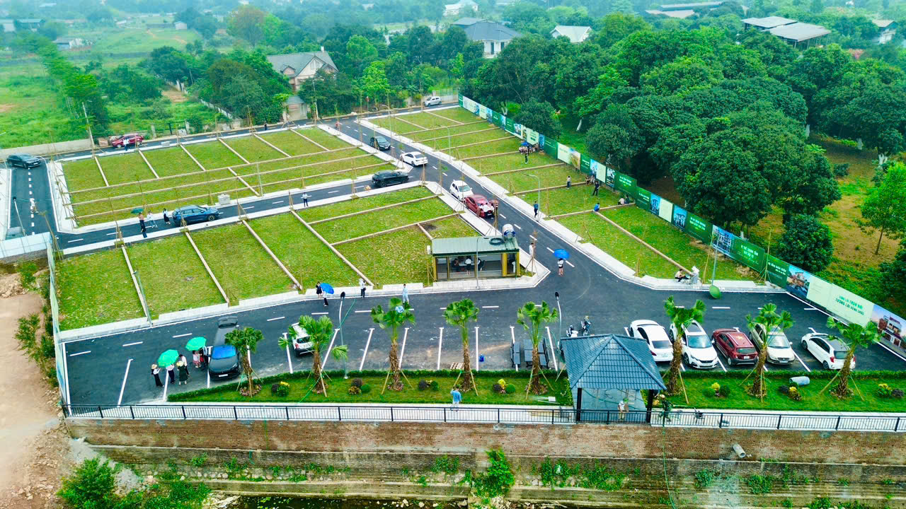 Cơ hội cuối cùng lô đất 100m2 gần Thạch Hòa, khu vực trung tâm Hòa Lạc. Phù hợp xây trọ, đầu tư 15995207