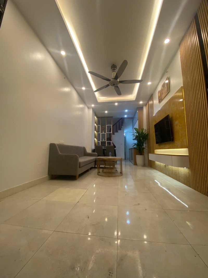 NHÀ BÁT KHỐI – LONG BIÊN  30m² – 5 TẦNG – NGÕ Ô TÔ TRÁNH – FULL NỘI THẤT 15995219