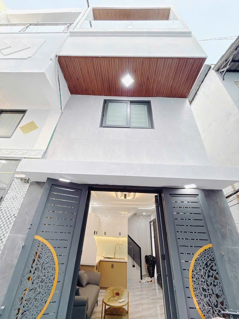 SIÊU PHẨM NHÀ ĐẸP 3 TẦNG - TRUNG TÂM QUẬN 4 - VÀO Ở NGAY. 15995220