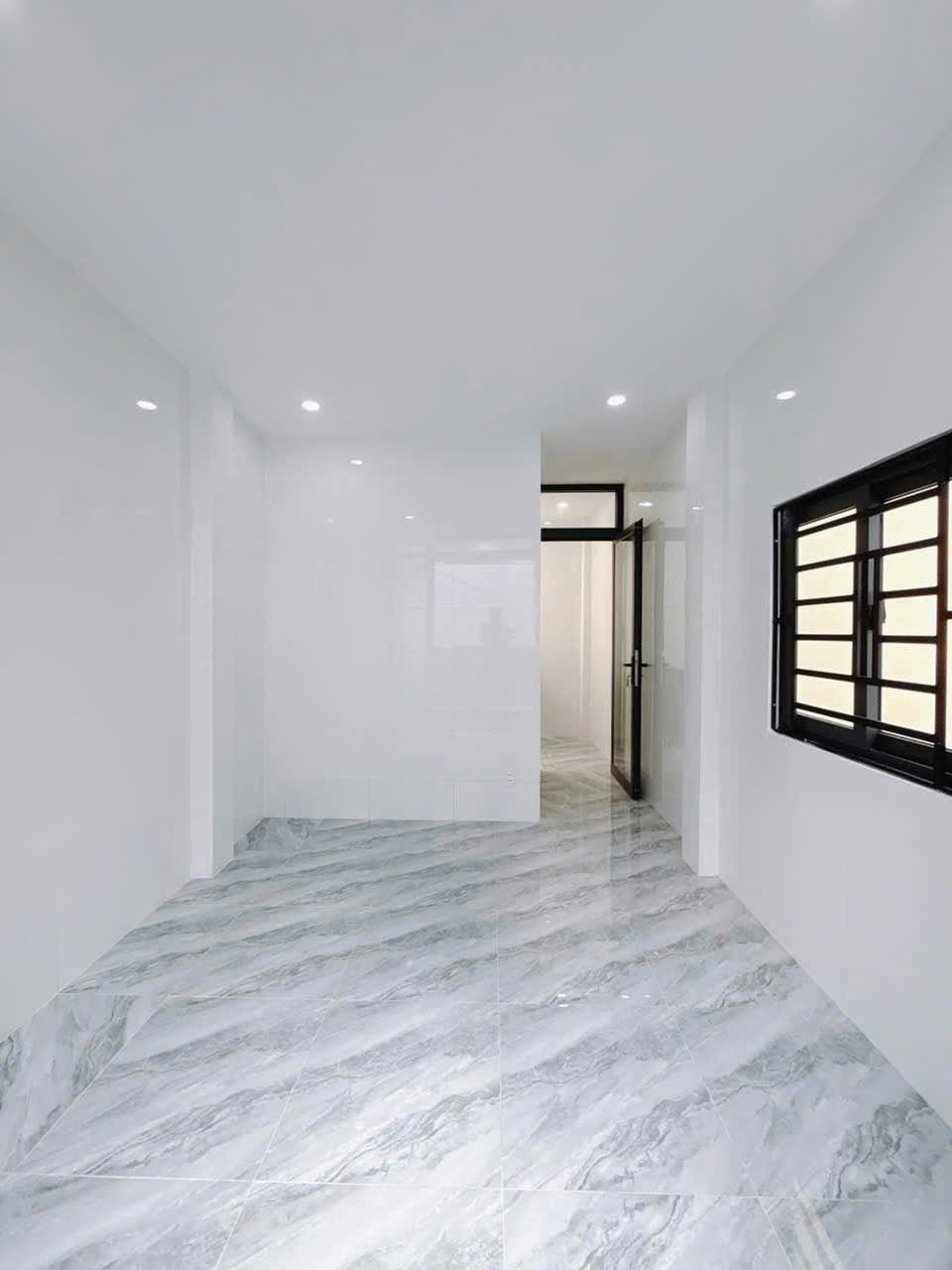 SIÊU PHẨM NHÀ ĐẸP 3 TẦNG - TRUNG TÂM QUẬN 4 - VÀO Ở NGAY. 15995220