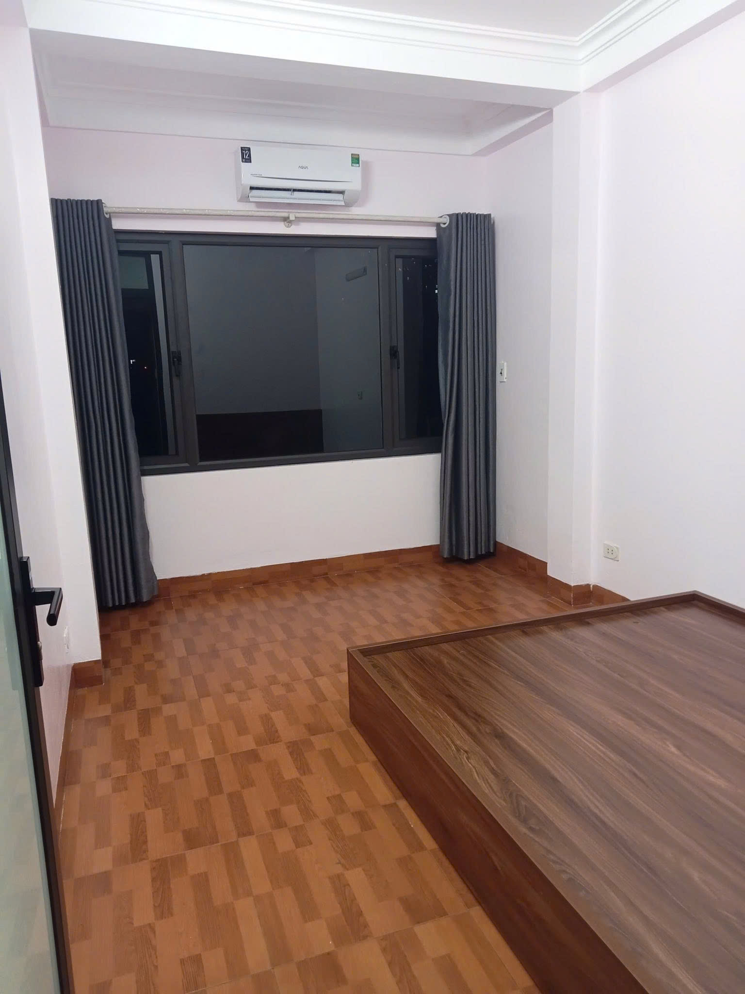 CHO THUÊ LÂU DÀI NHÀ NGUYÊN CĂN 4 TẦNG – 2 MẶT ĐƯỜNG SỐ 21 HOÀNG TĂNG BÍ, MẶT SAU SỐ 18 ĐƯỜNG TÂN 15995240