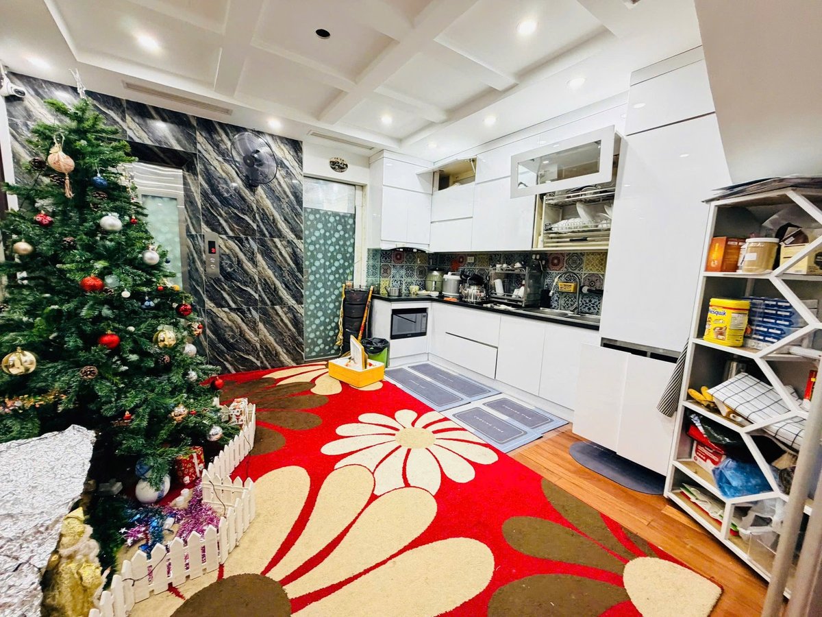 Bán Nhà Nguyễn Chánh. Cầu Giấy. Thang Máy. Ô Tô. Vỉa Hè. DT 60m2. MT 4.5m. Giá 39.8 Tỷ. 15995244