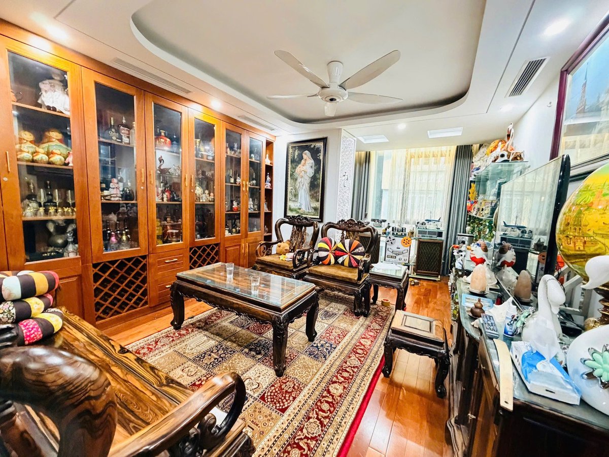 Bán Nhà Nguyễn Chánh. Cầu Giấy. Thang Máy. Ô Tô. Vỉa Hè. DT 60m2. MT 4.5m. Giá 39.8 Tỷ. 15995244