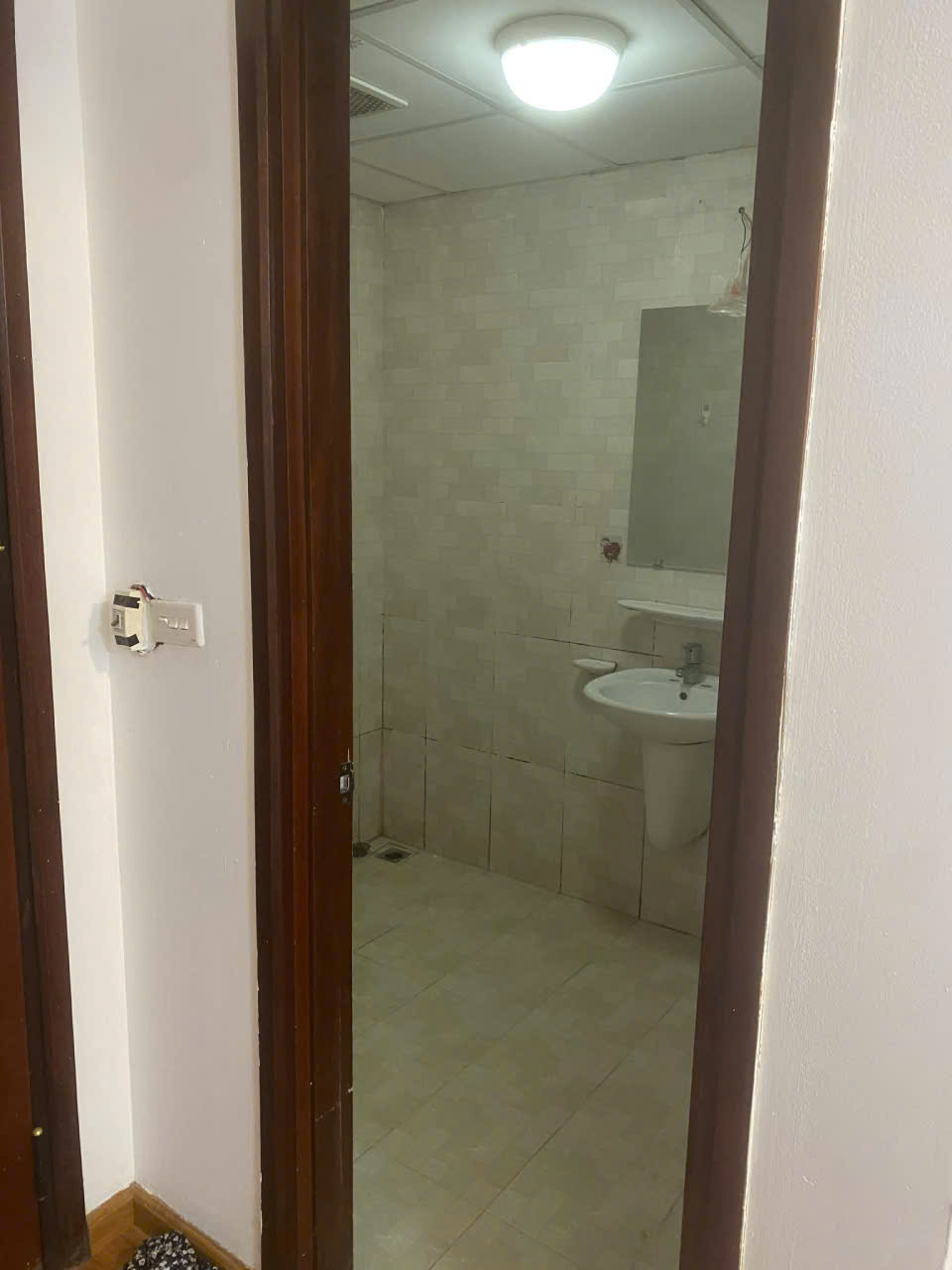 Cho thuê chung cư Bắc Hà, Phạm Văn Đồng 70m2 2 ngủ, đồ cơ bản làm vp, ở 8,5 triệu 15995297