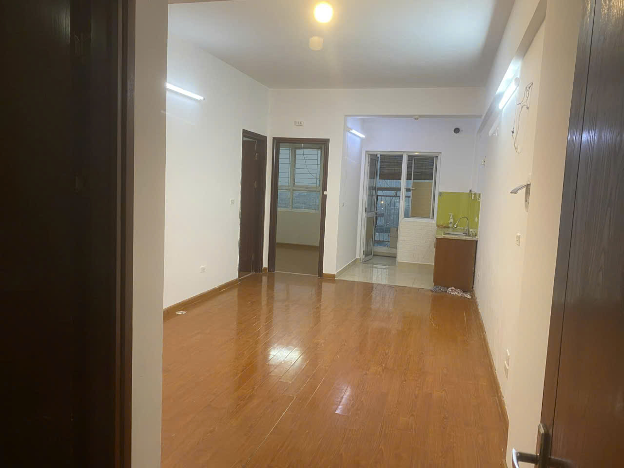 Cho thuê chung cư Bắc Hà, Phạm Văn Đồng 70m2 2 ngủ, đồ cơ bản làm vp, ở 8,5 triệu 15995297