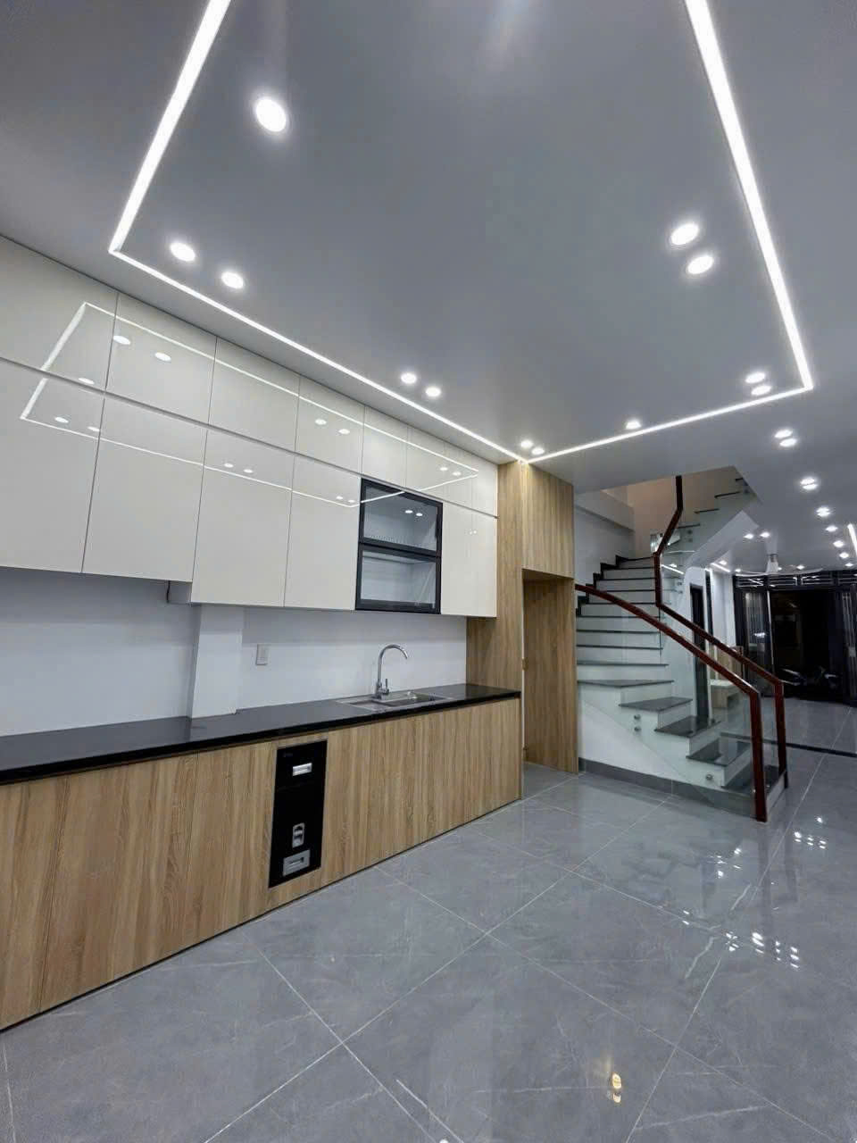 bán nhà 3 tầng đẹp, ngõ thông thẳng trung tâm quang trung gần vincom 15995299