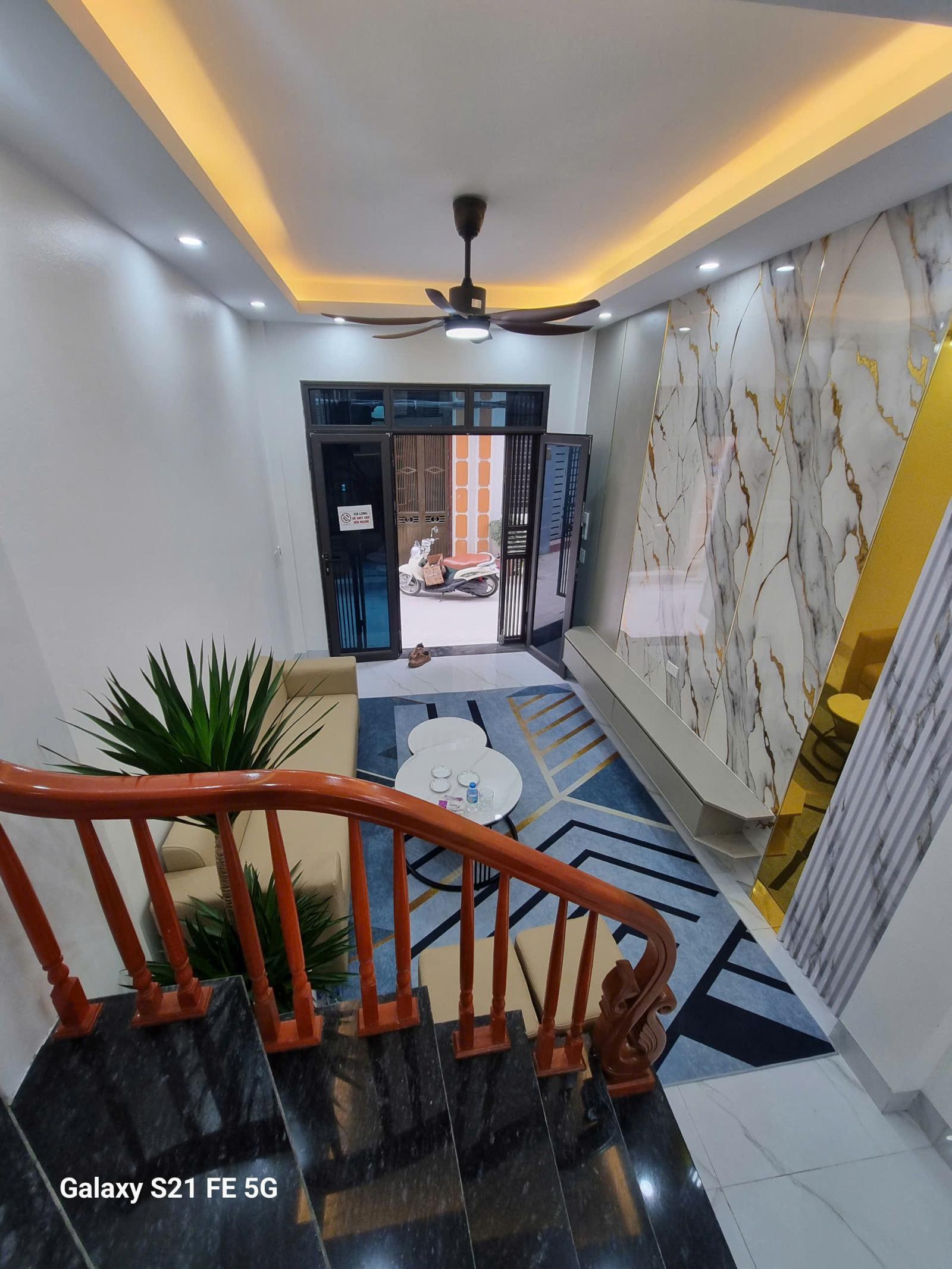 bán nhà 3 tầng đẹp, ngõ thông thẳng trung tâm quang trung gần vincom 15995299