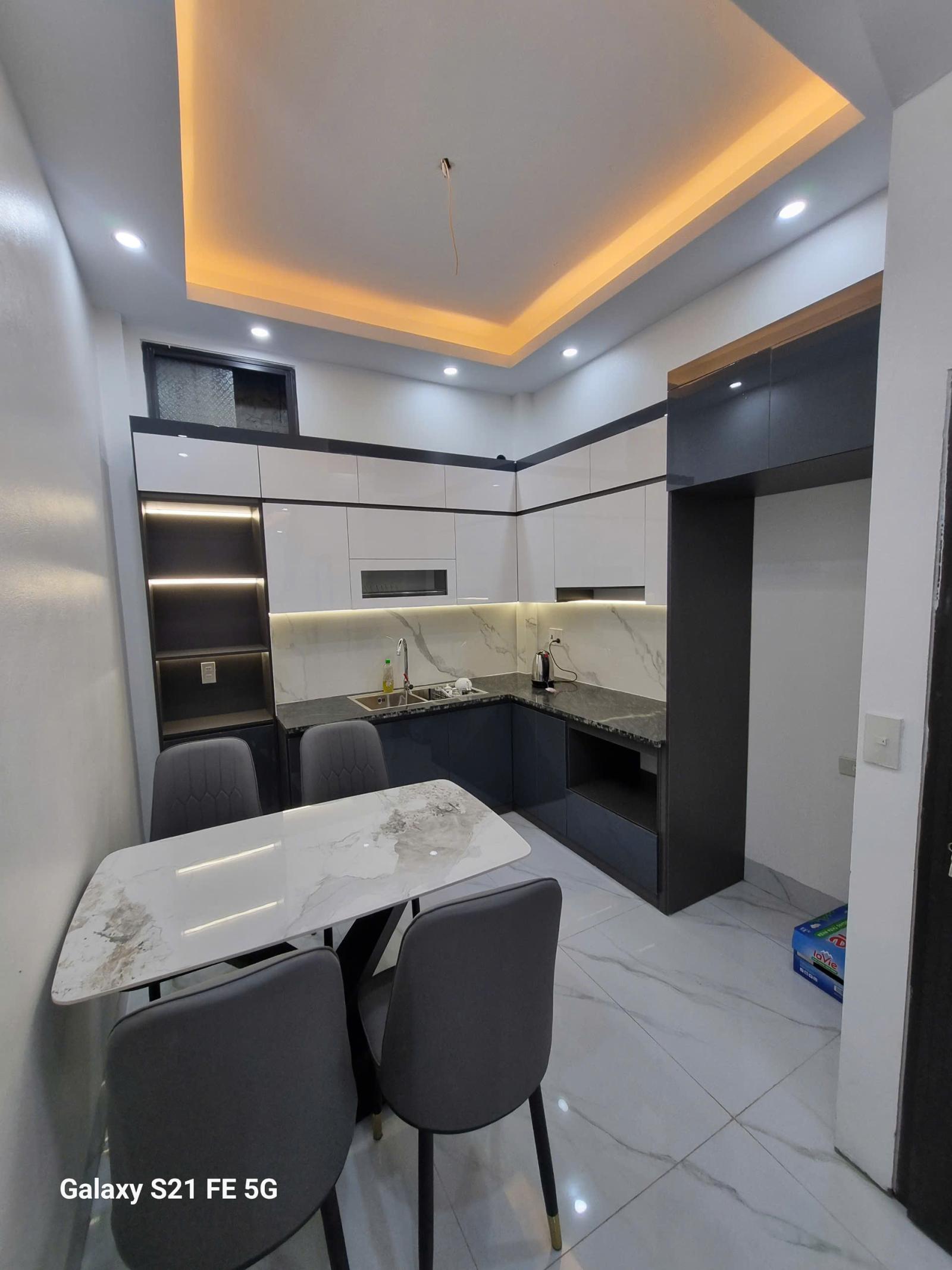 bán nhà 3 tầng đẹp, ngõ thông thẳng trung tâm quang trung gần vincom 15995299