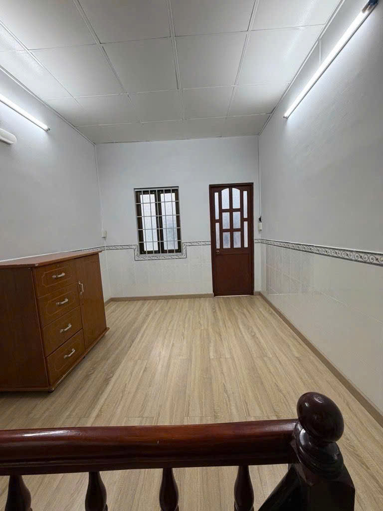 Bán nhà Đường Đoàn Văn Bơ, Phường 13, Quận 4, Hồ Chí Minh. 15995313