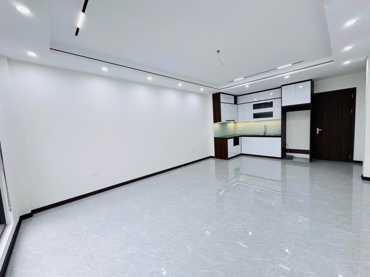 🔥 BÁN NHÀ TRUNG TÂM THẠCH BÀN – 55m², 7 TẦNG, THANG MÁY, Ô TÔ ĐỖ CỬA 🔥 15995348