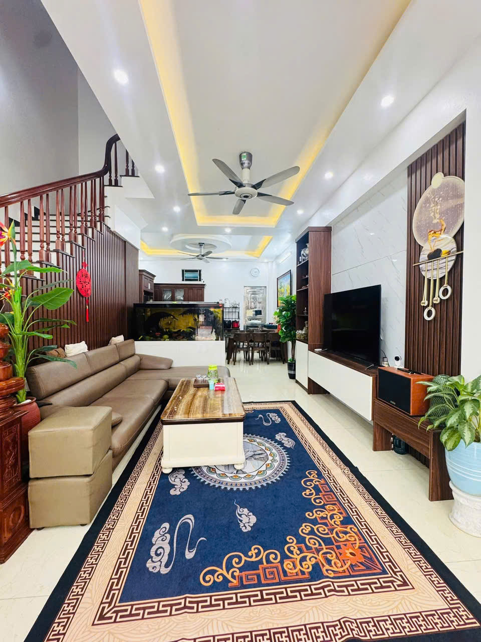 Bán nhà 3 tầng dân xây trong khu đô thị 379, nhà rộng 65m2, mặt tiền 5m 15995356