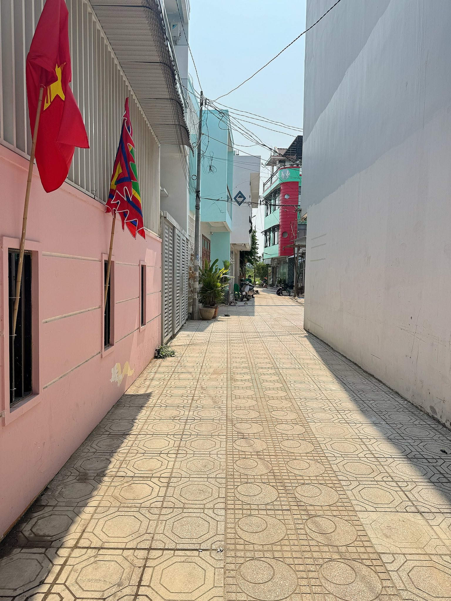 BÁN NHÀ 3 TẦNG MÊ ĐÚC KIÊN CỐ HẺM CẦU BÈ ĐƯỜNG Ô TÔ TẬN NƠI PHƯỜNG TÂY NHA TRANG 15995382