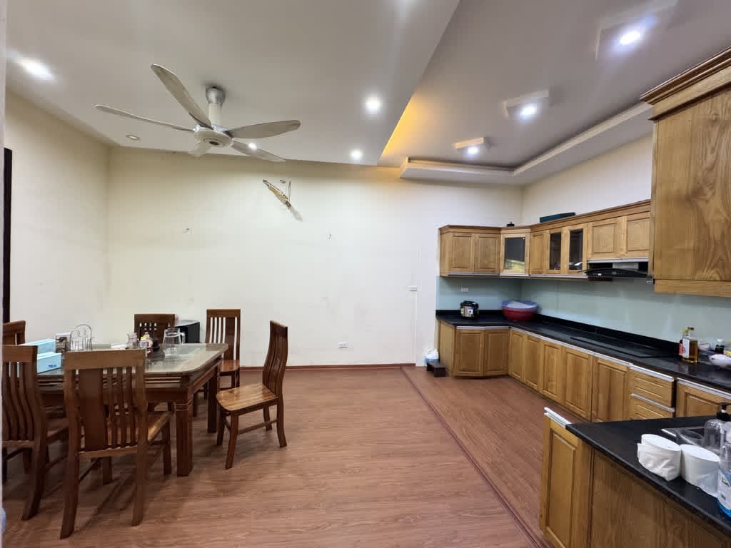 Bán nhà 5 tầng Lạc  Long Quân, diện tích 92m2,giá 32 tỷ 15995420