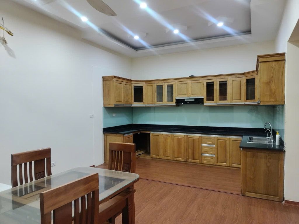 Bán nhà 5 tầng Lạc  Long Quân, diện tích 92m2,giá 32 tỷ 15995420