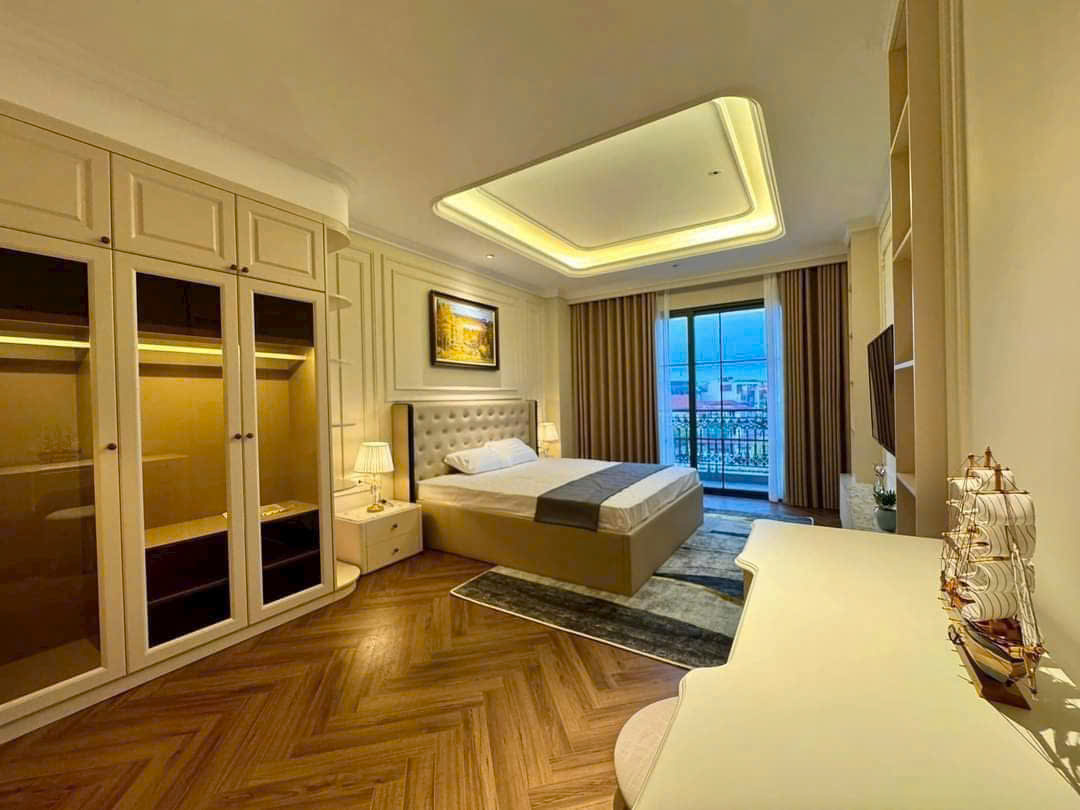 Đẩng cấp Mặt phố Hoàng Như Tiếp,85M,8 tầng,KD dòng tiền,ô tô tránh,vỉa hè,hơn 40 tỷ 15995417