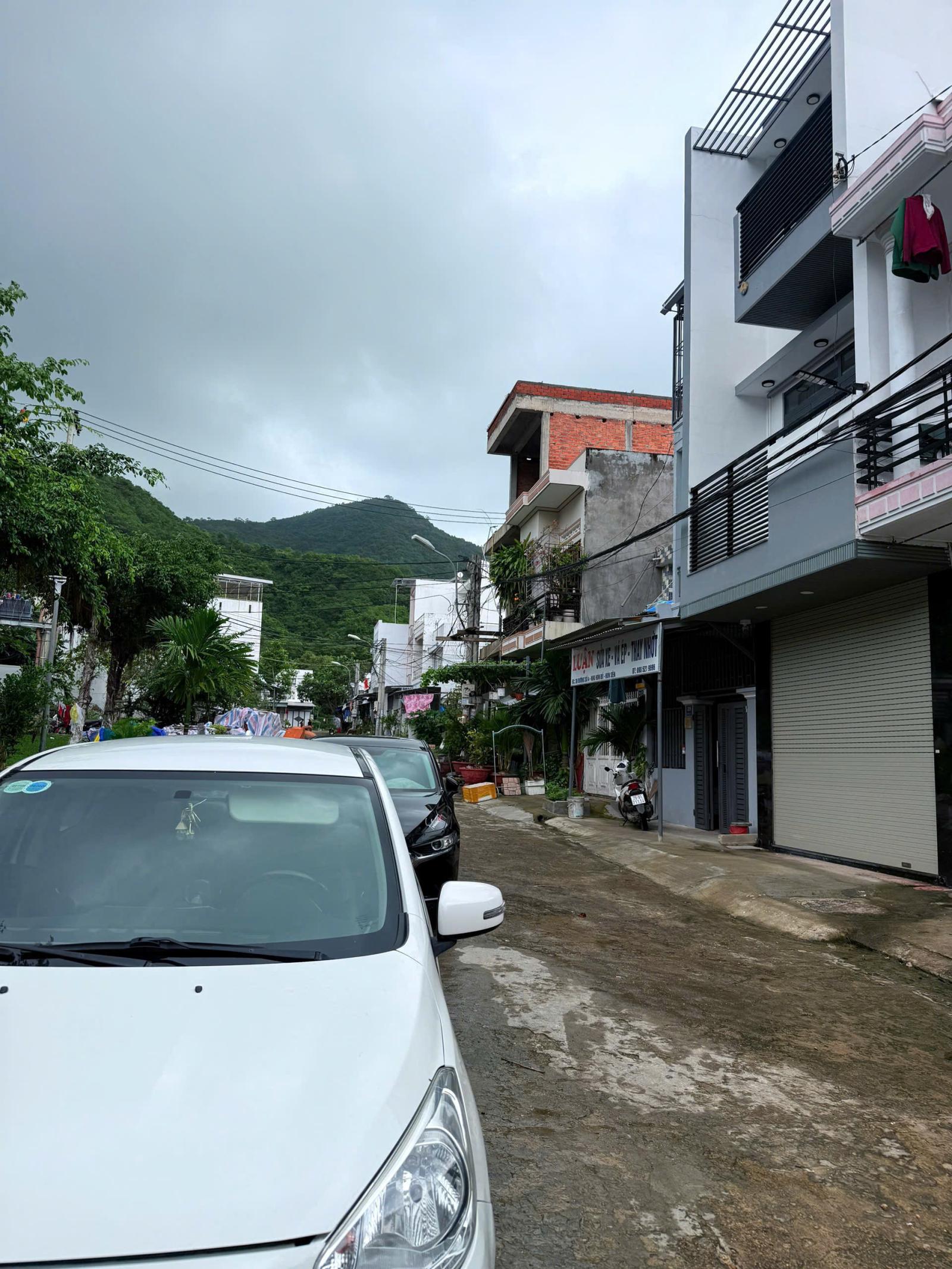 Nhà Gần Biển Nha Trang Đường Rộng 10m Khu Dân Cư 15995502